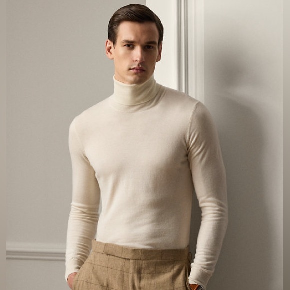 Cullin Hills vintage cashmere cre color turtleneck size...